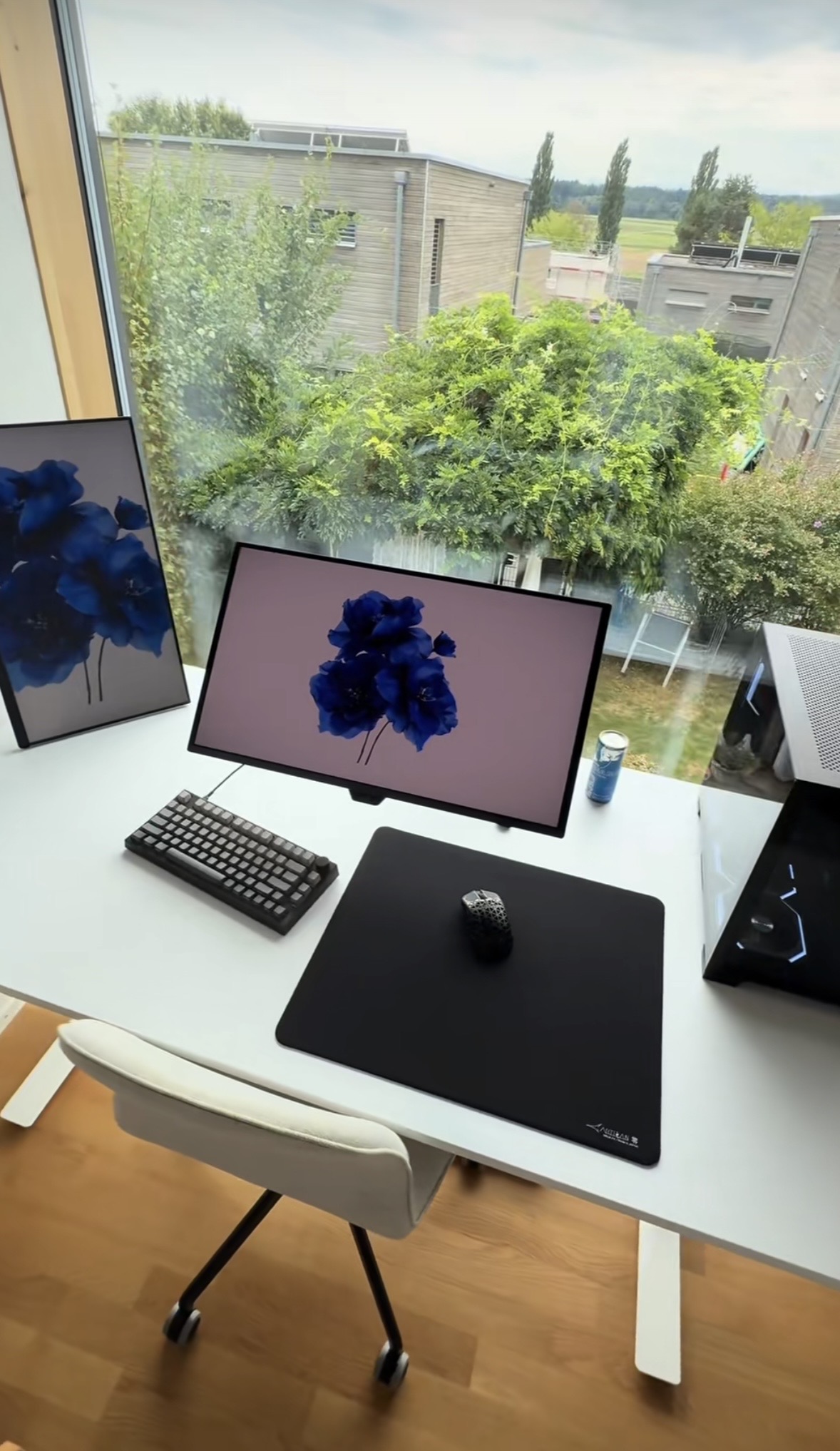 Noah’s desk setup with an ALVIA Control CC01 mousepad
