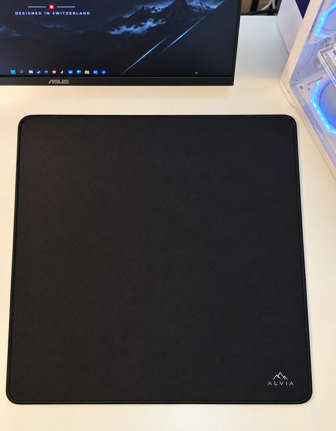 ALVIA Control CC01 in Moonnight Black — top view